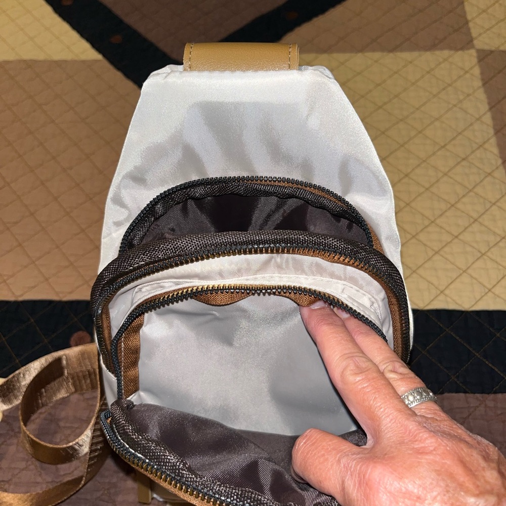New sling bag - Picture 5 of 9